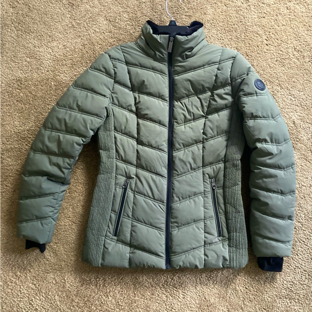 Like new Nautica Women's Medium Olive Green Puffer Jacket